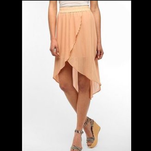 Urban Outfitters Dresses & Skirts - 🧁URBAN OUTFITTERS🧁CRINKLE PLEATED HI-LO SKIRT🧁
